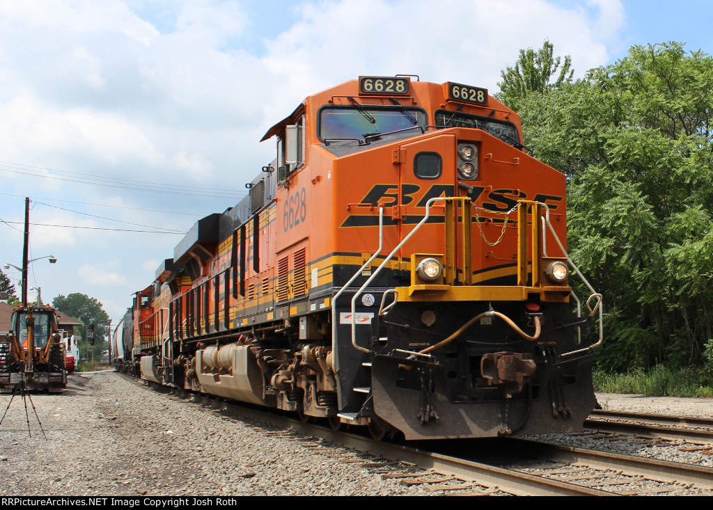 BNSF 6628 & BNSF 4169